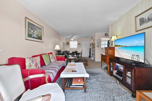 721 Lori Drive 313, Palm Springs, FL 33461