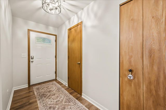 1342 Arlington Court, Geneva, IL 60134