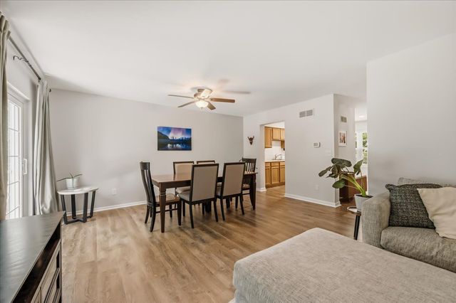 1342 Arlington Court, Geneva, IL 60134