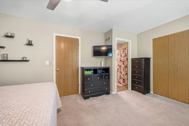 1342 Arlington Court, Geneva, IL 60134