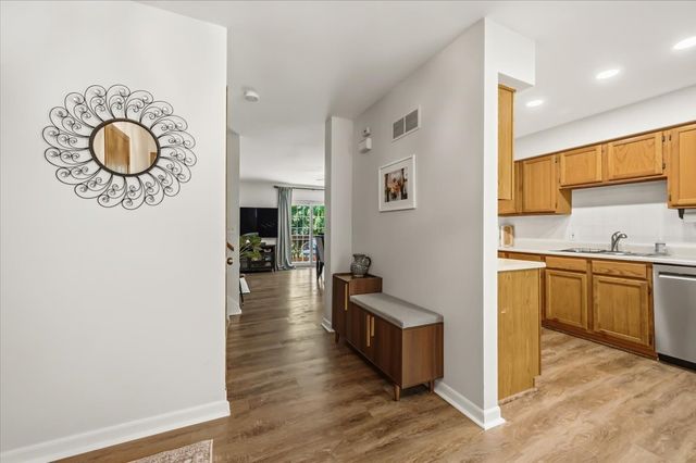 1342 Arlington Court, Geneva, IL 60134