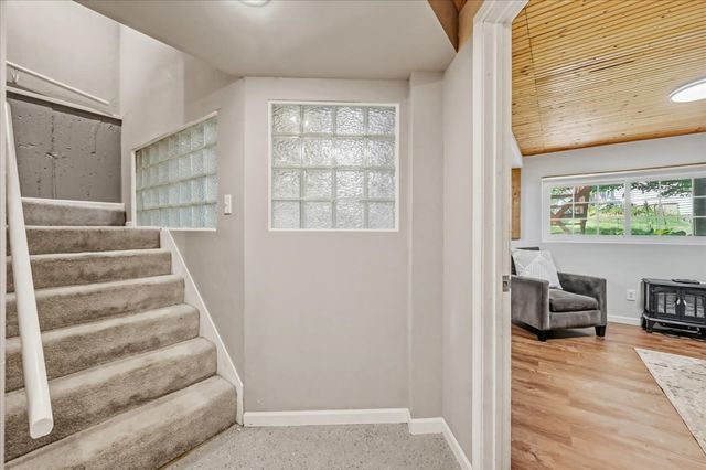 1342 Arlington Court, Geneva, IL 60134