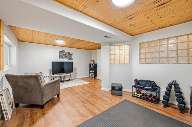 1342 Arlington Court, Geneva, IL 60134