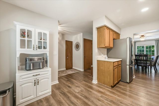 1342 Arlington Court, Geneva, IL 60134