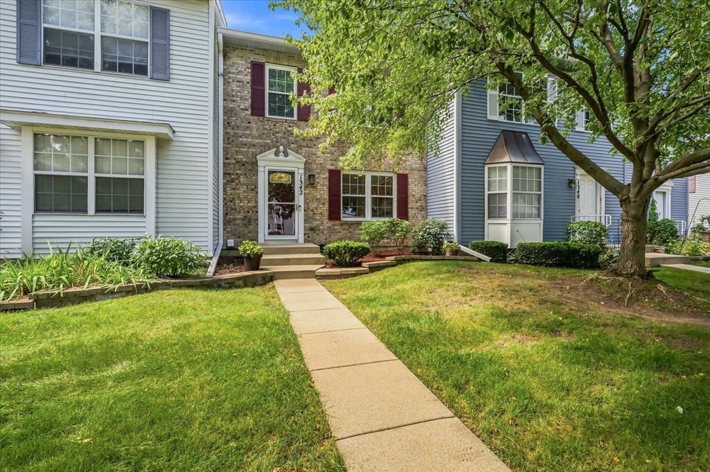 1342 Arlington Court, Geneva, IL 60134