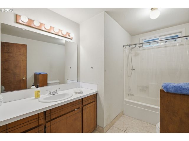 1016 Ne 126TH St, Vancouver, WA 98685
