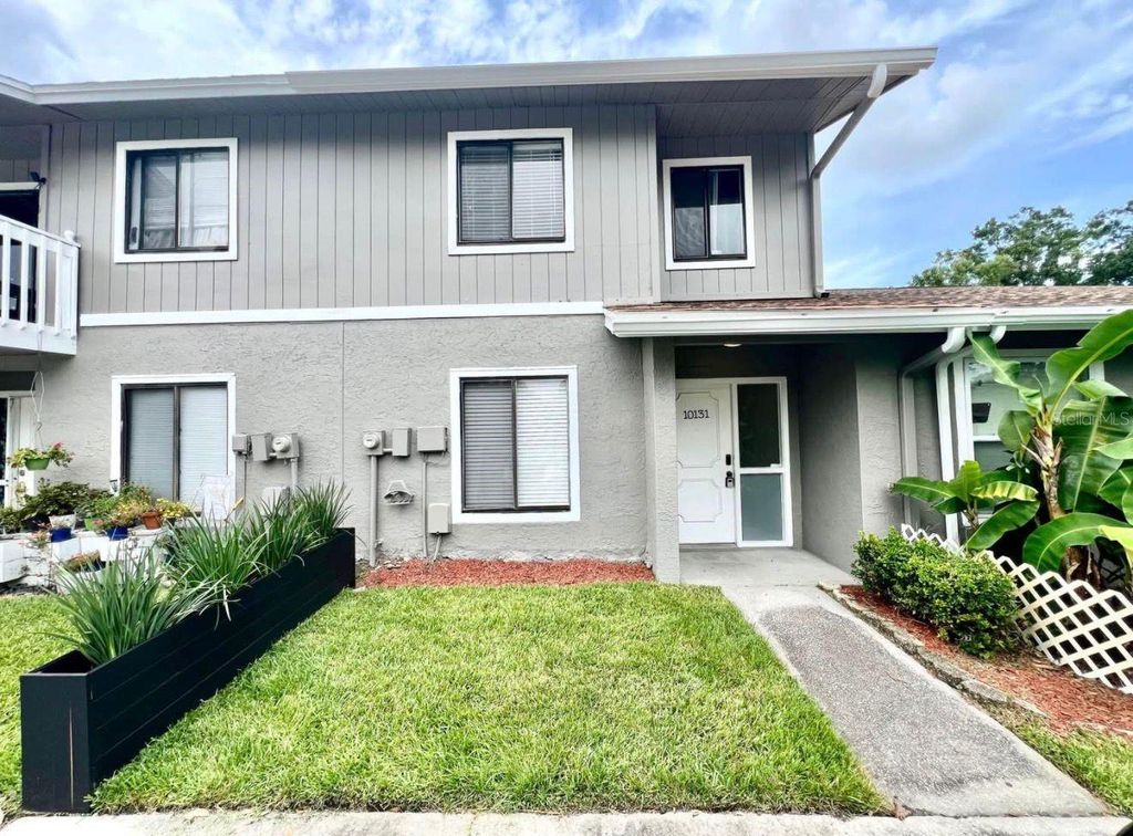 10131 LAKE OAK CIRCLE, Tampa, FL 33624