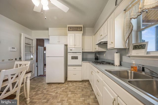 4634 KENTON RD, Dover, DE 19904