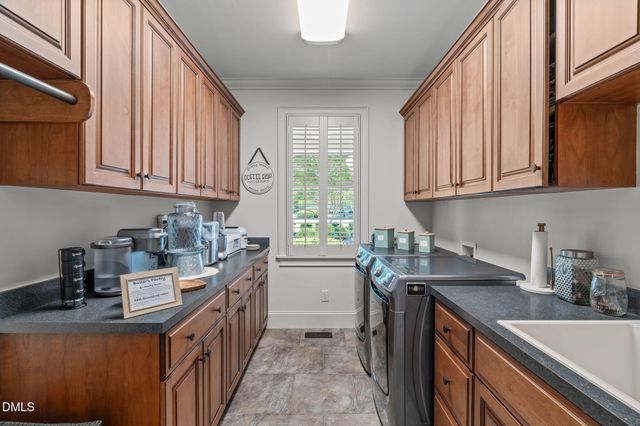 2922 Bells Pointe Court, Apex, NC 27539