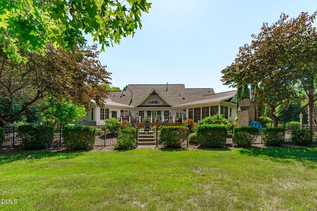 2922 Bells Pointe Court, Apex, NC 27539
