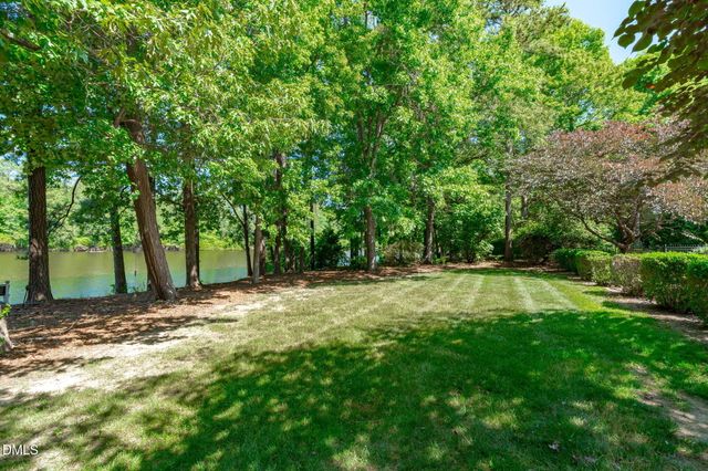 2922 Bells Pointe Court, Apex, NC 27539