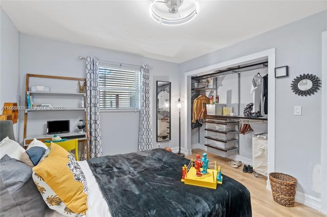 7173 Orange Dr 214B, Davie, FL 33314