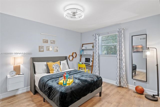 7173 Orange Dr 214B, Davie, FL 33314