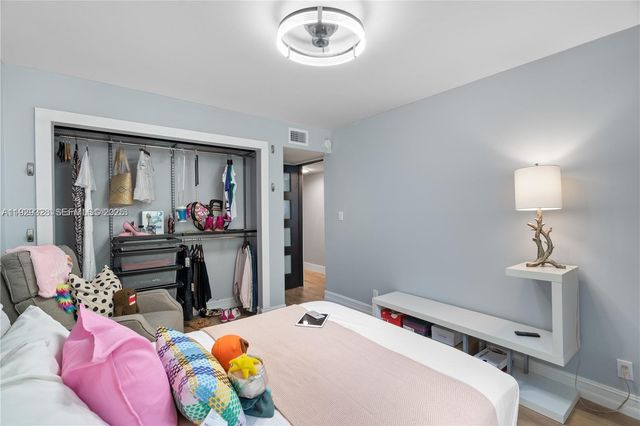 7173 Orange Dr 214B, Davie, FL 33314