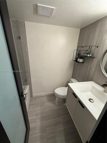 7173 Orange Dr 214B, Davie, FL 33314