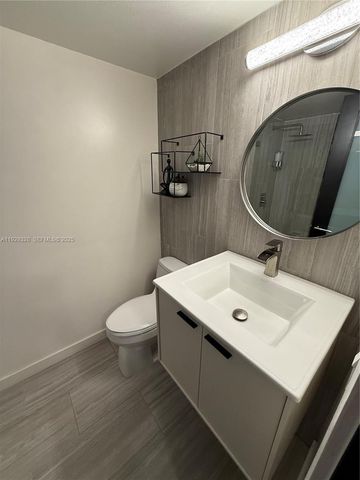 7173 Orange Dr 214B, Davie, FL 33314