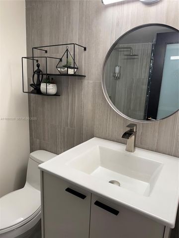 7173 Orange Dr 214B, Davie, FL 33314