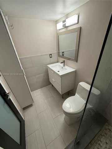 7173 Orange Dr 214B, Davie, FL 33314