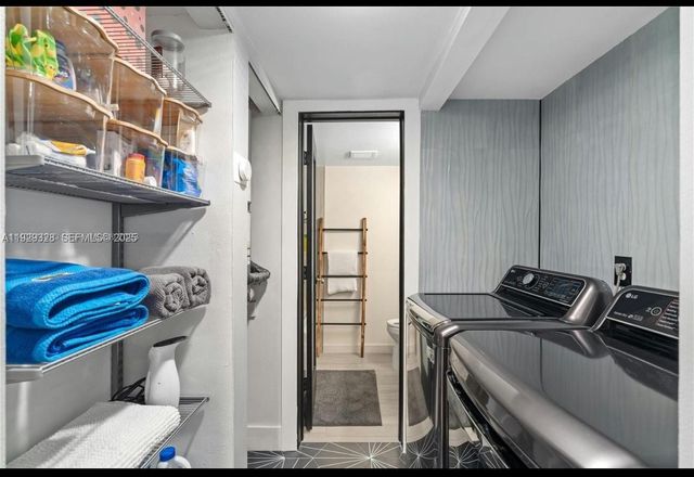 7173 Orange Dr 214B, Davie, FL 33314