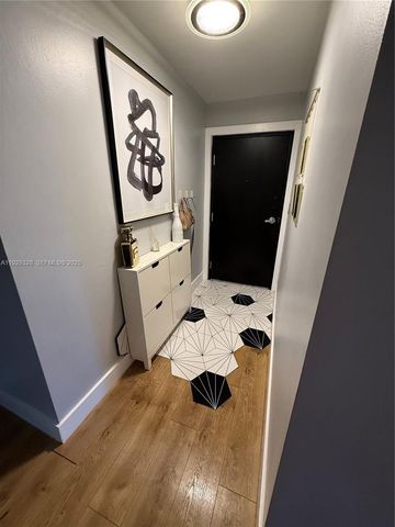 7173 Orange Dr 214B, Davie, FL 33314