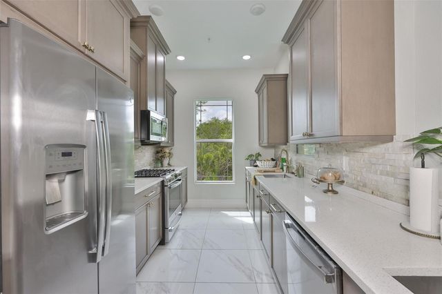 7835 HIDDEN CREEK LOOP 102, Bradenton, FL 34202