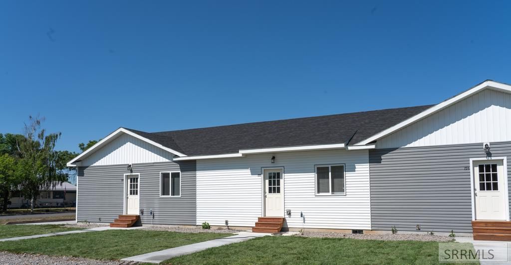 195 S 11th W, St Anthony, ID 83445