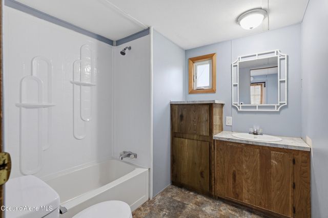 30120 N 1st ST, Athol, ID 83801