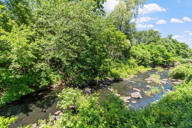 12 Brookside Rd 25, Westford, MA 01886