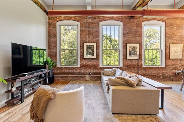12 Brookside Rd 25, Westford, MA 01886