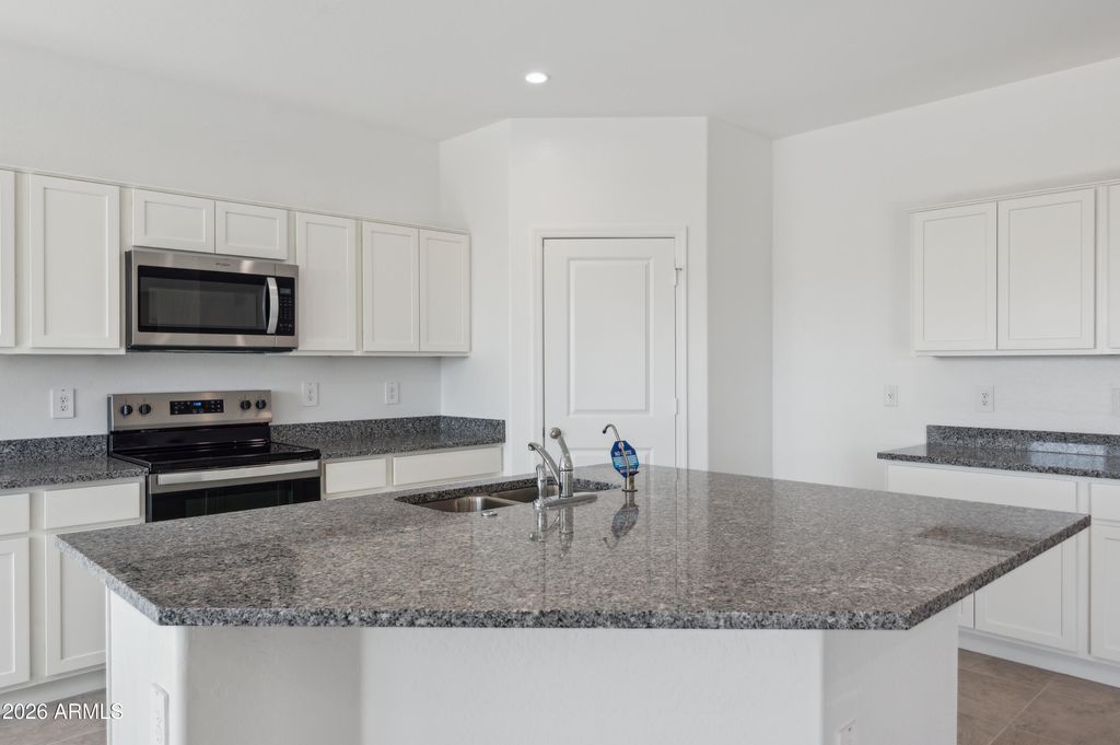 1513 E CURRIER Drive E, Casa Grande, AZ 85122 — exterior