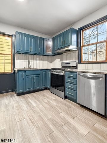 66 Washington Pl, East Rutherford Boro, NJ 07073