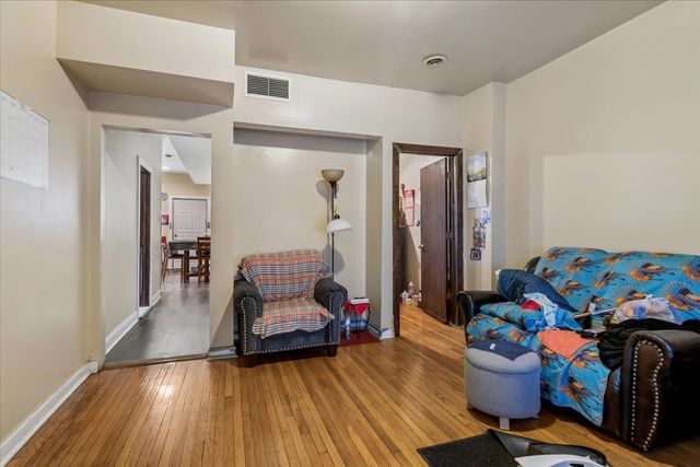 3923 W Polk Street, Chicago, IL 60624