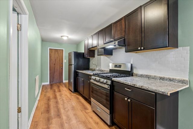 3923 W Polk Street, Chicago, IL 60624