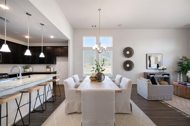 207 Canvasback Drive, Clute, TX 77531