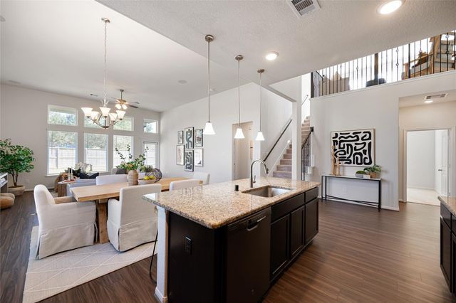 207 Canvasback Drive, Clute, TX 77531