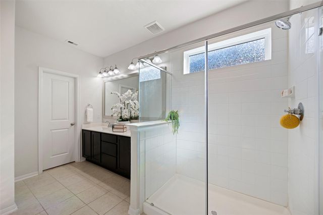 207 Canvasback Drive, Clute, TX 77531