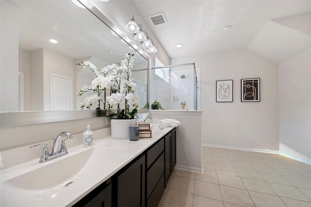 207 Canvasback Drive, Clute, TX 77531