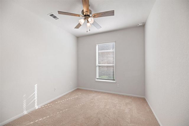 207 Canvasback Drive, Clute, TX 77531