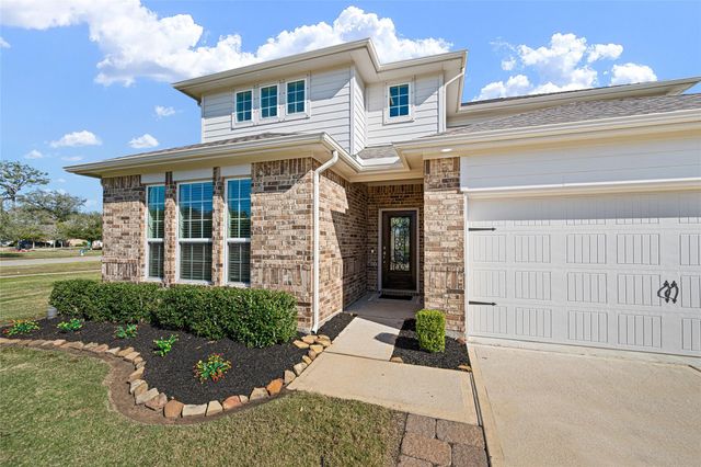 207 Canvasback Drive, Clute, TX 77531