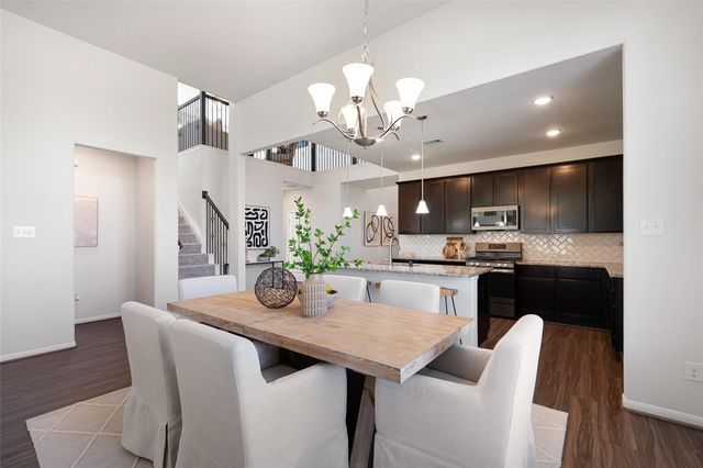 207 Canvasback Drive, Clute, TX 77531