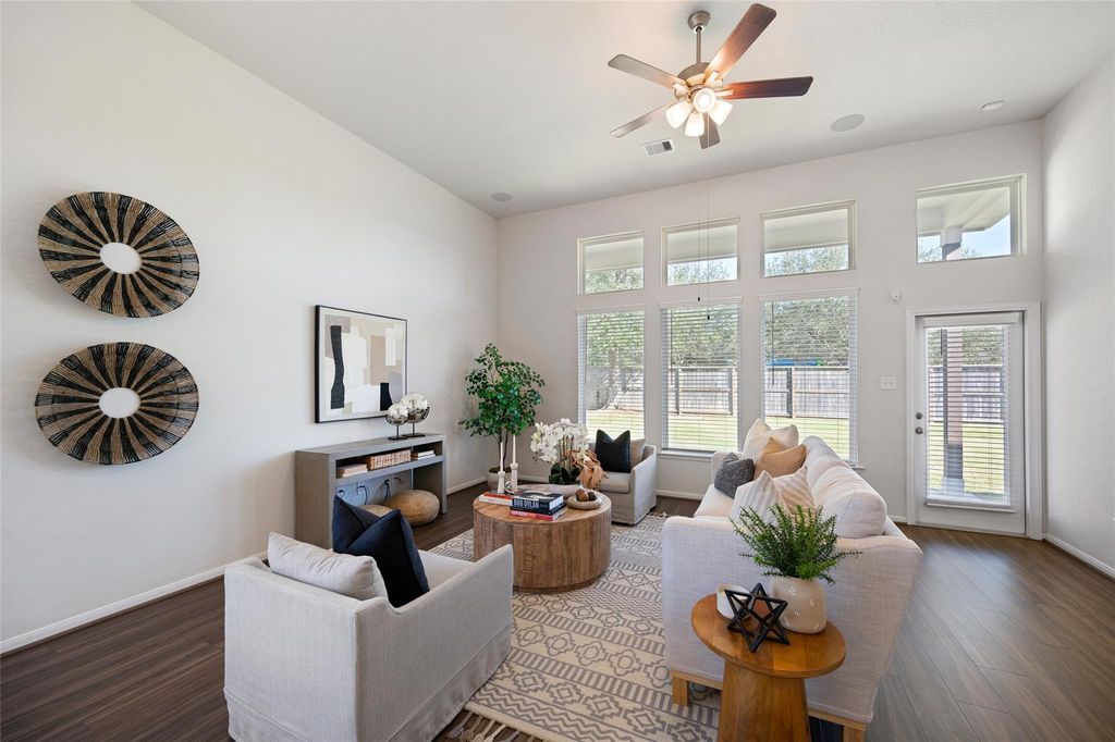 207 Canvasback Drive, Clute, TX 77531