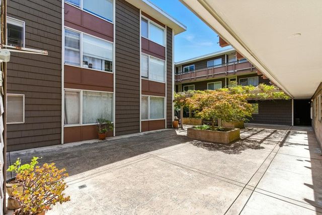 2601 College Ave 203, Berkeley, CA 94704