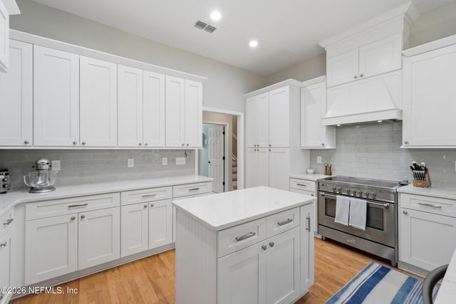 8688 ROLLING BROOK Lane, Jacksonville, FL 32256