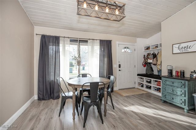 926 Sherwood Drive, Elyria, OH 44035