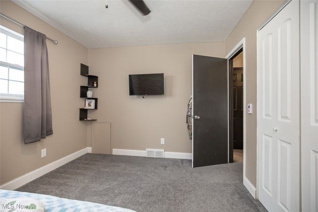 926 Sherwood Drive, Elyria, OH 44035