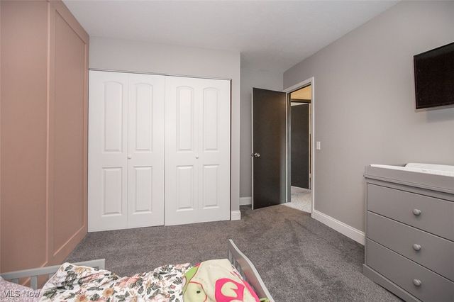 926 Sherwood Drive, Elyria, OH 44035