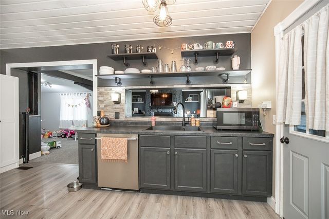 926 Sherwood Drive, Elyria, OH 44035