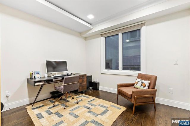 640 Undercliff Avenue, Edgewater, NJ 07020