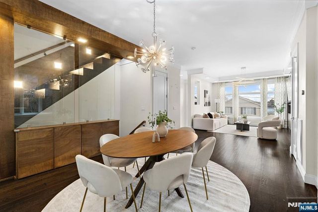 640 Undercliff Avenue, Edgewater, NJ 07020