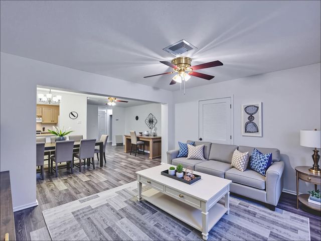 2638 Gately Drive E 106, West Palm Beach, FL 33415